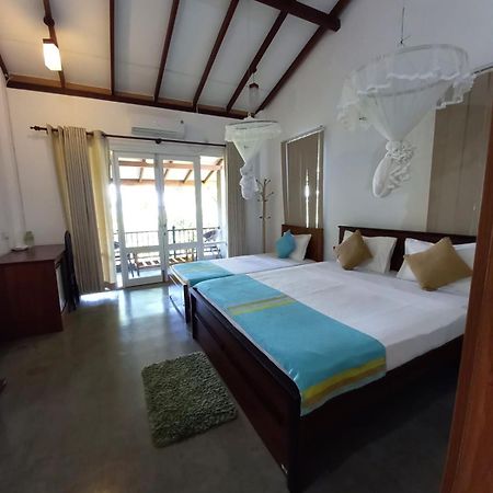 Blue Sands Beach Resort Passikudah Exterior photo