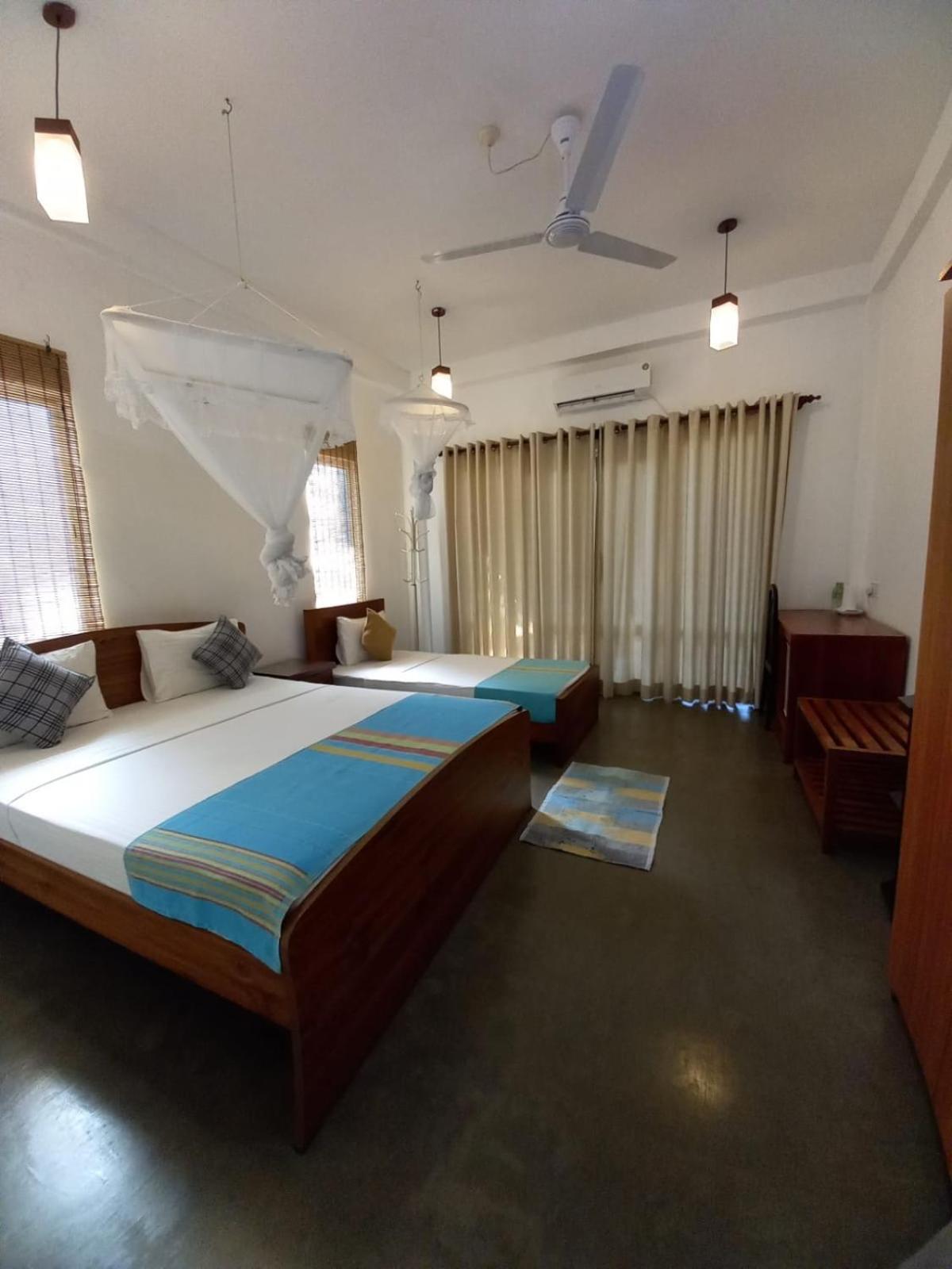 Blue Sands Beach Resort Passikudah Exterior photo