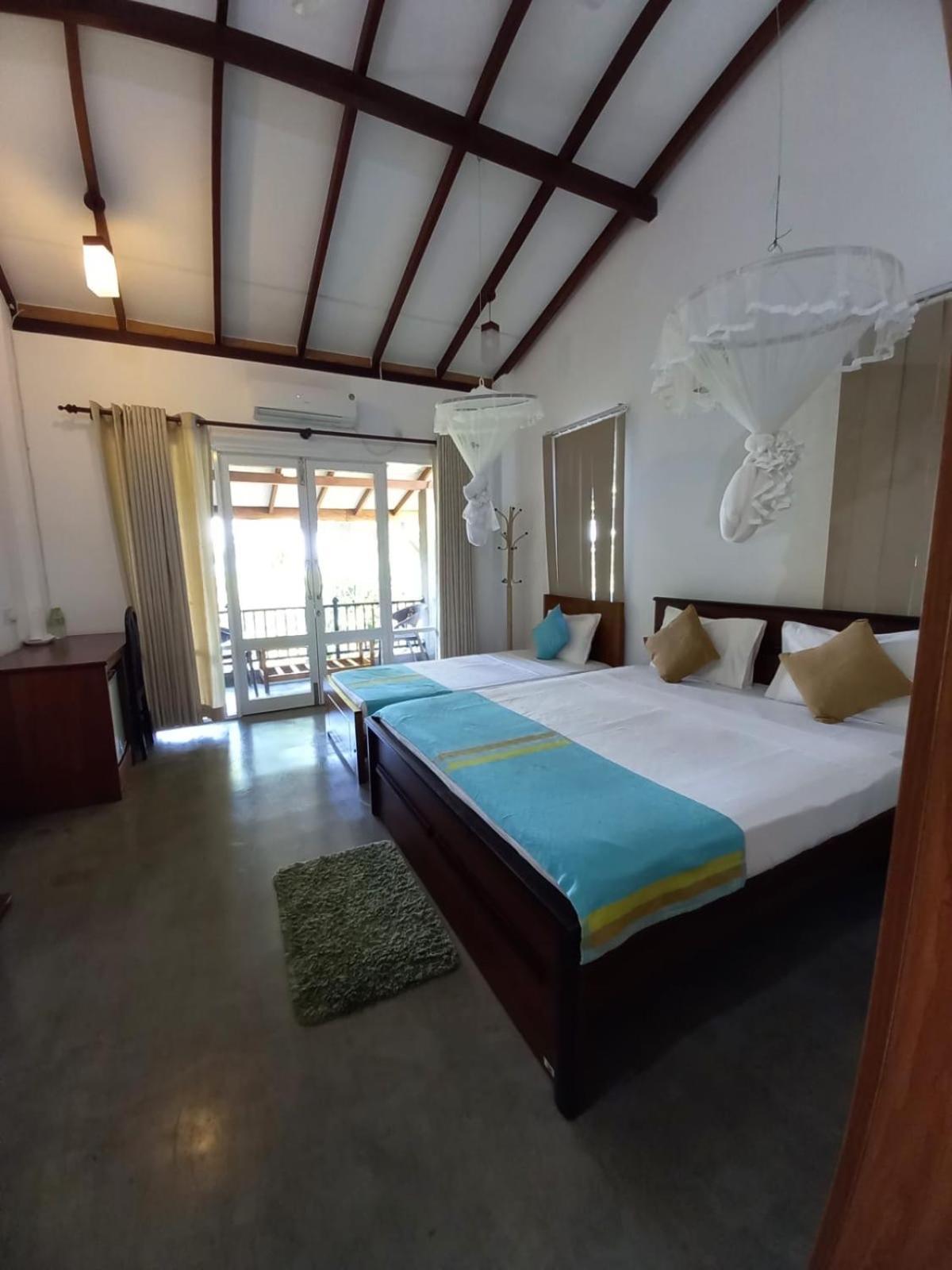 Blue Sands Beach Resort Passikudah Exterior photo