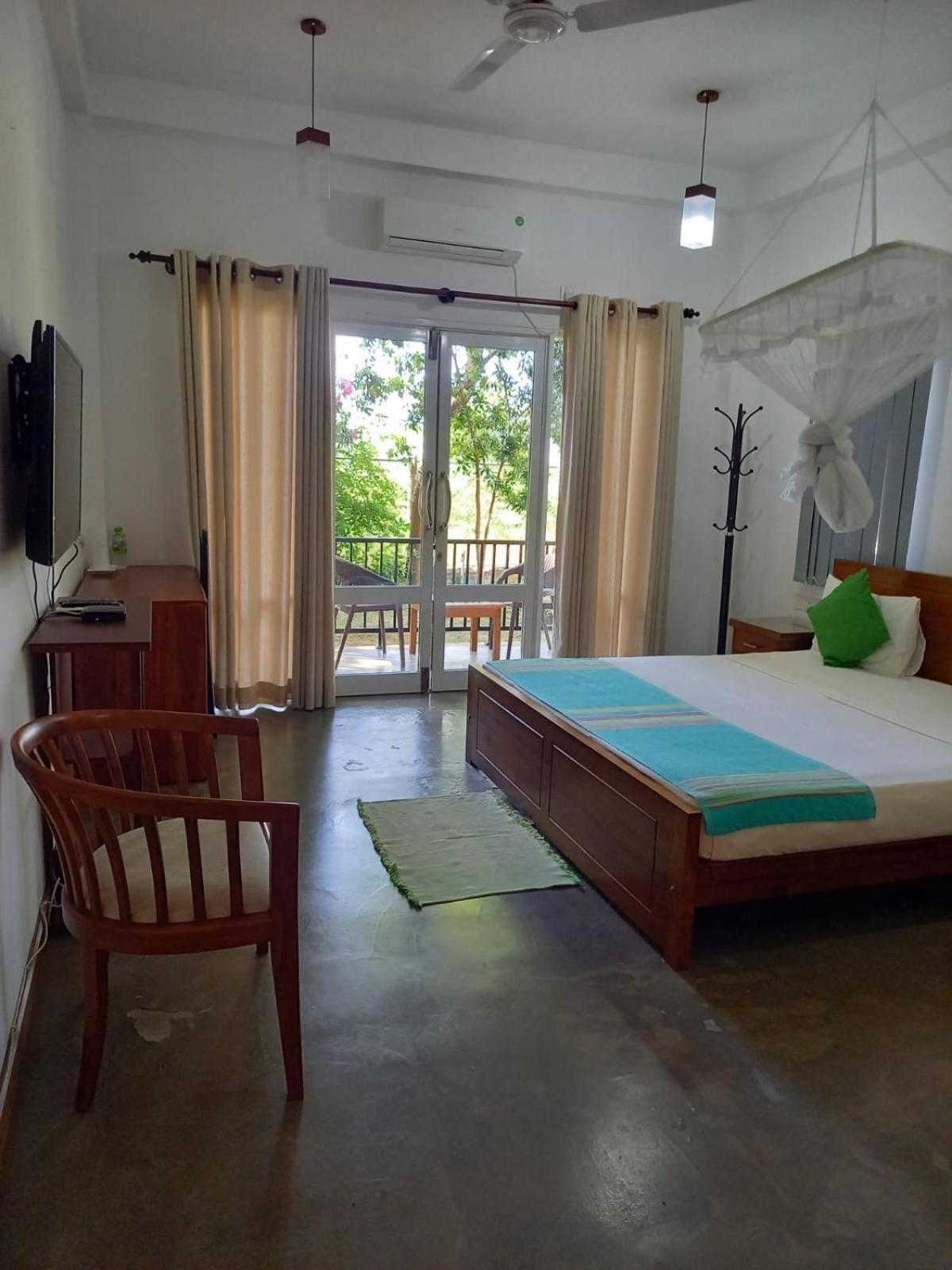 Blue Sands Beach Resort Passikudah Exterior photo