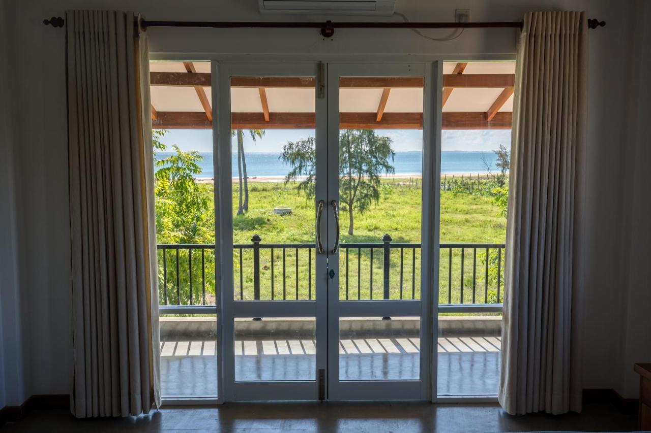 Blue Sands Beach Resort Passikudah Exterior photo